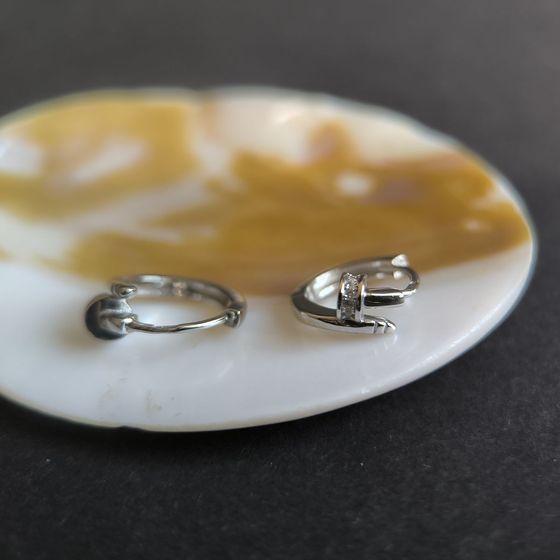 Серебряные серьги с фианитами Серебряные серьги с фианитами