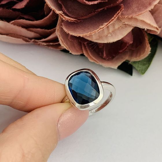 Серебряное кольцо с топазом Лондон Блю 5.28ct