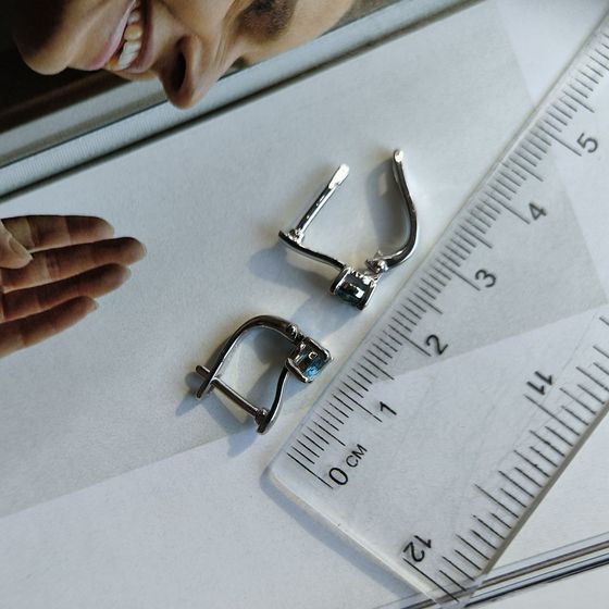 Серебряные серьги с топазом Лондон Блю 0.692ct