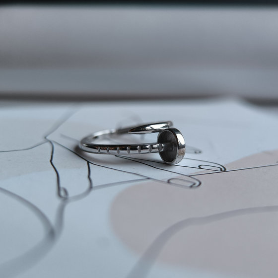 Серебряное кольцо без камней