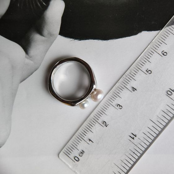 Серебряное кольцо с жемчугом 2.5ct