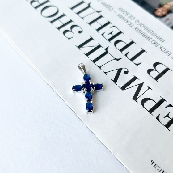 Серебряный крестик с сапфиром nano 1.9ct