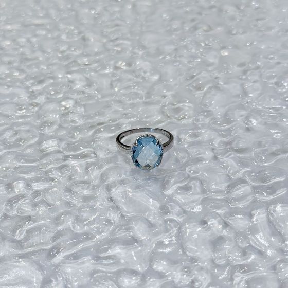 Серебряное кольцо с топазом