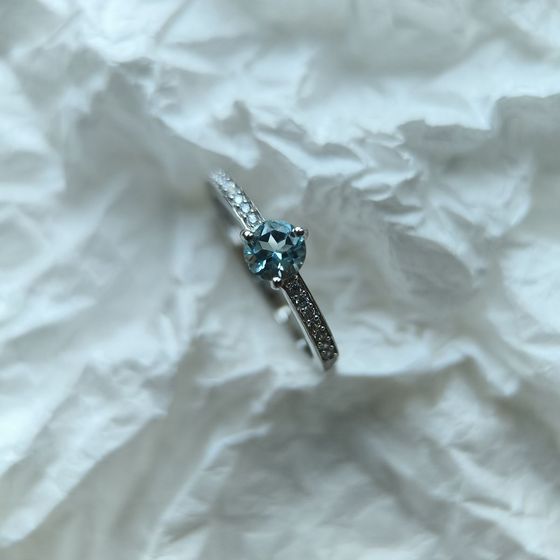 Серебряное кольцо с топазом 0.767ct