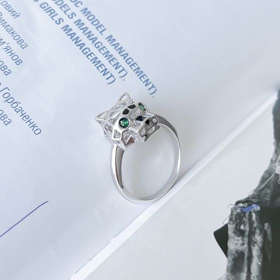 Серебряное кольцо с фианитами Серебряное кольцо с фианитами