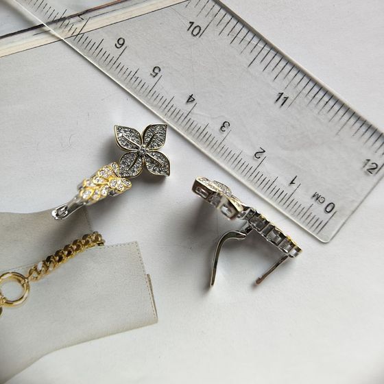 Серебряные серьги с фианитами