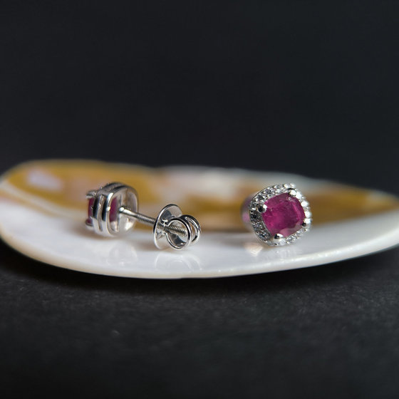 Серебряные серьги с рубином 2.146ct, фианитами