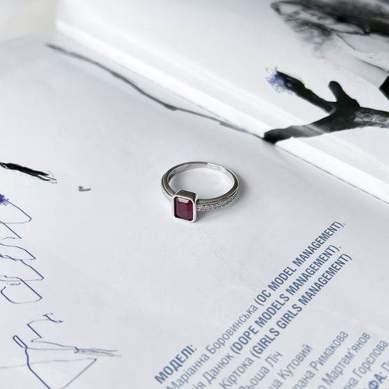 Серебряное кольцо с рубином 1.745ct