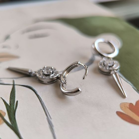 Серебряные серьги с фианитами Серебряные серьги с фианитами