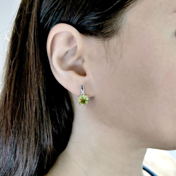 Серебряные серьги с хризолітом 3.812ct, фианитами