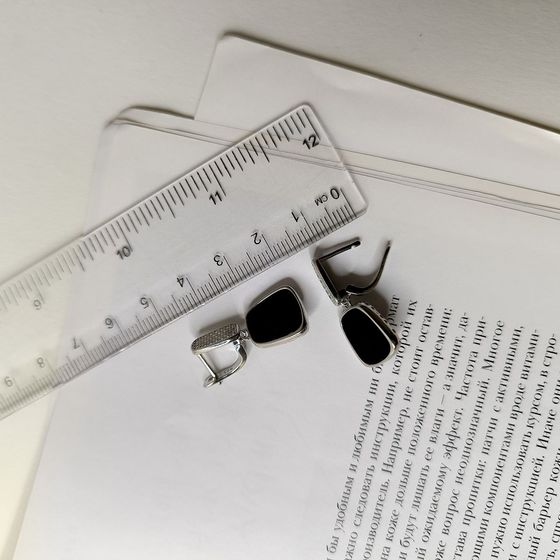 Серебряные серьги с ониксом