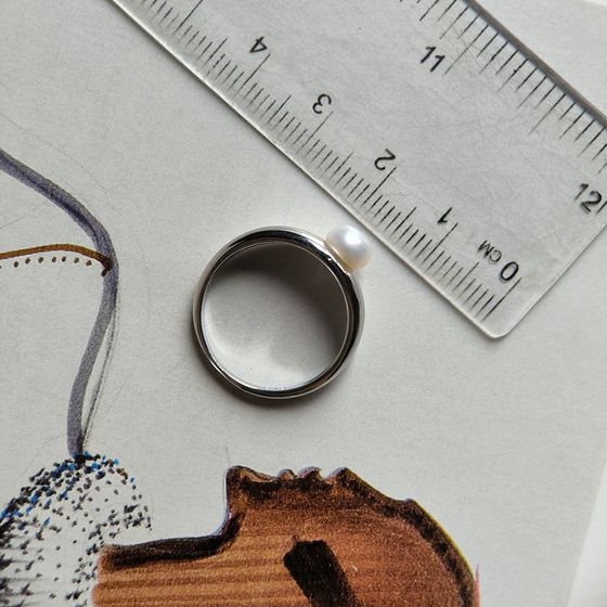 Серебряное кольцо с жемчугом