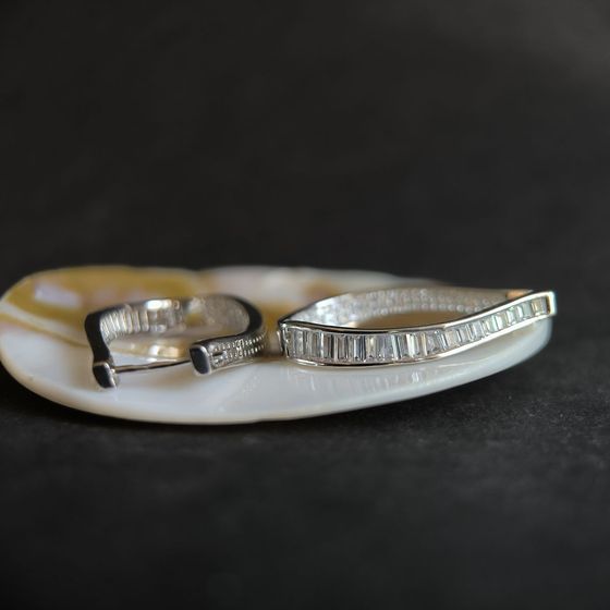 Серебряные серьги с фианитами