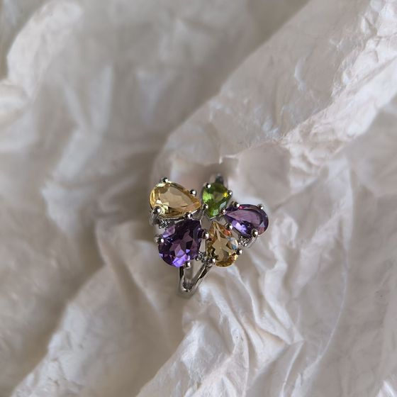 Серебряное кольцо с аметистом, хризолітом, цитрином, фианитами