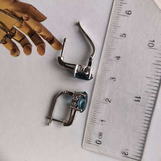 Серебряные серьги с топазом Лондон Блю 3.89ct