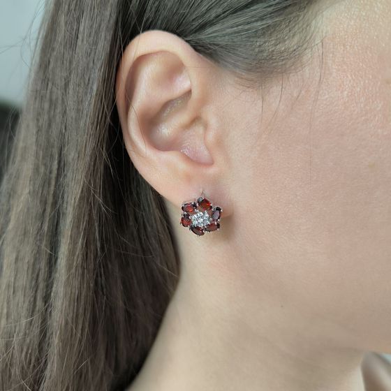 Серебряные серьги с гранатом 3.933ct, фианитами