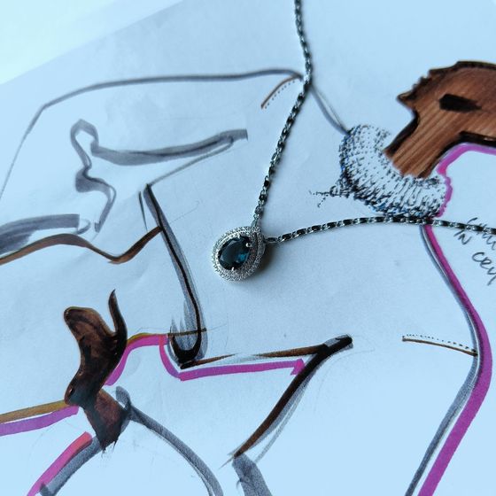 Серебряная подвеска с топазом Лондон Блю 2.243ct, фианитами