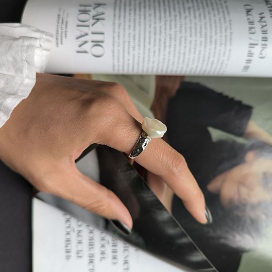 Серебряное кольцо с жемчугом барочным