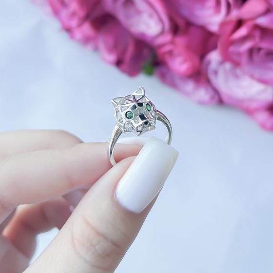 Серебряное кольцо с фианитами Серебряное кольцо с фианитами