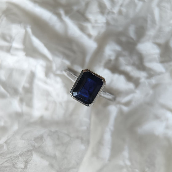 Серебряное кольцо с сапфиром 2.11ct
