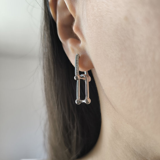 Серебряные серьги с фианитами