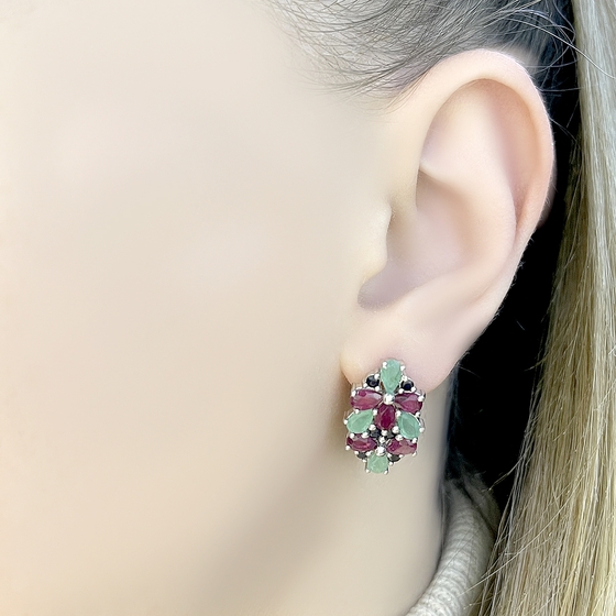Серебряные серьги с сапфиром 6.029ct, рубином, изумрудом Серебряные серьги с сапфиром 6.029ct, рубином, изумрудом