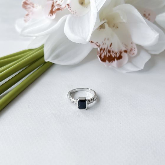 Серебряное кольцо с сапфиром 1.627ct