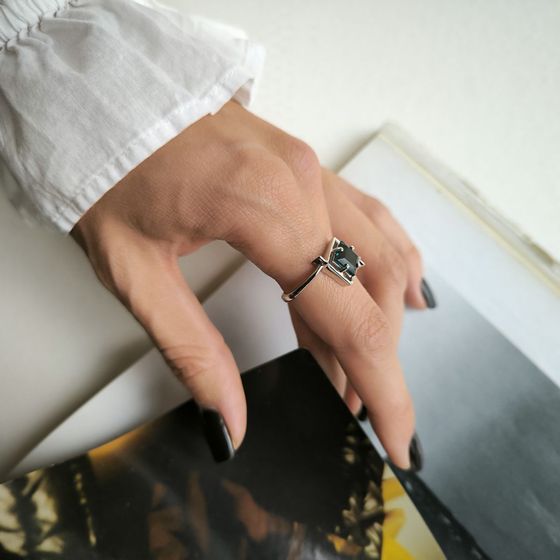 Серебряное кольцо с топазом Лондон Блю 1.5ct