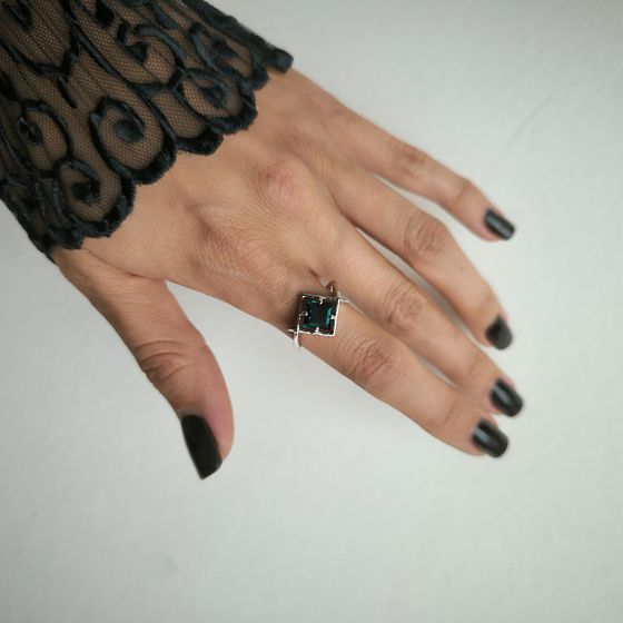 Серебряное кольцо с топазом Лондон Блю 1.5ct