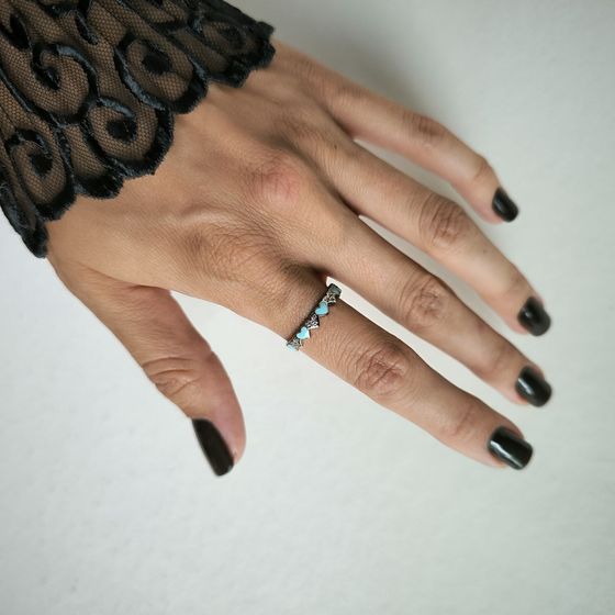 Серебряное кольцо с фианитами, емаллю