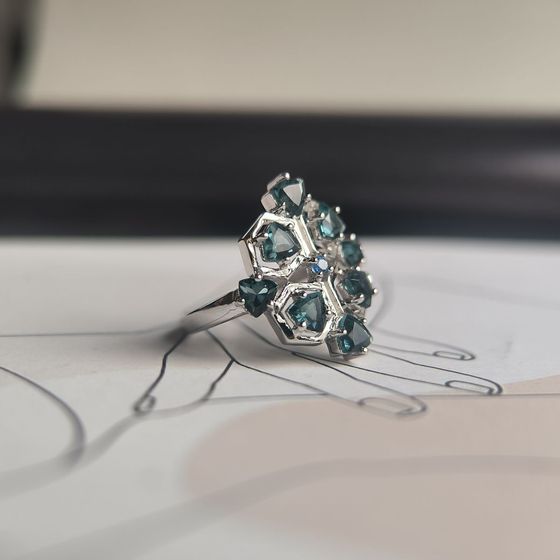 Серебряное кольцо с топазом Лондон Блю 1.728ct, топазом