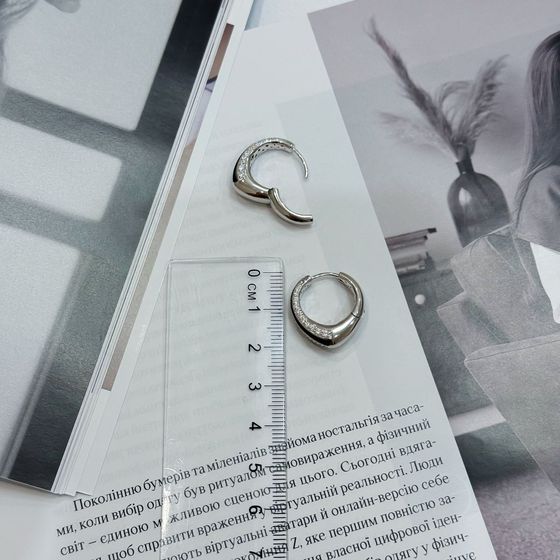 Серебряные серьги с фианитами, емаллю Серебряные серьги с фианитами, емаллю