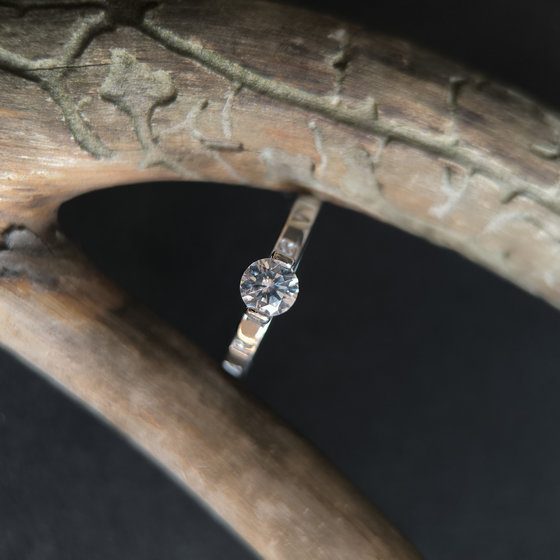 Серебряное кольцо с фианитами