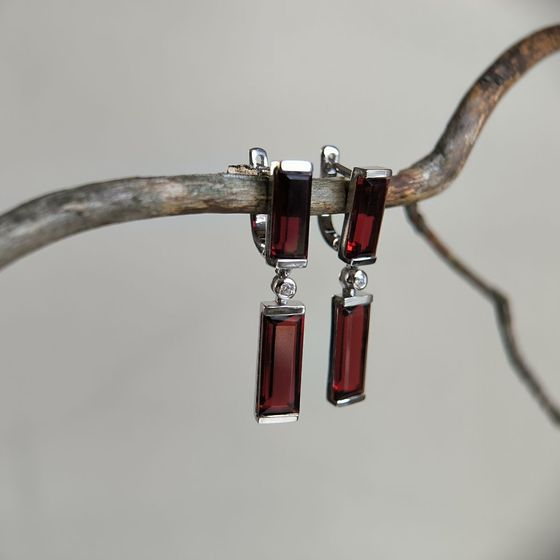 Серебряные серьги с гранатом 9.524ct