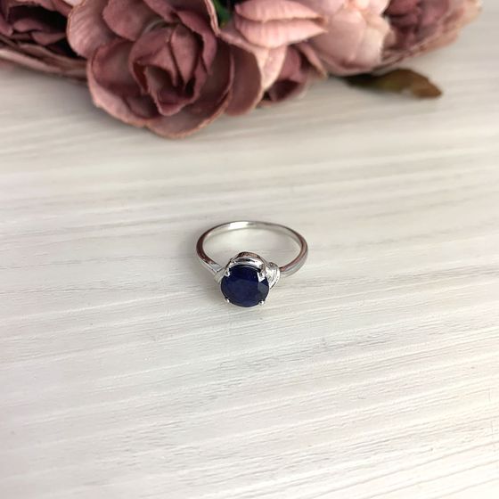 Серебряное кольцо с сапфиром