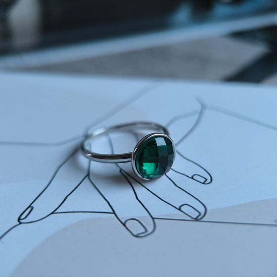 Серебряное кольцо с фианитами