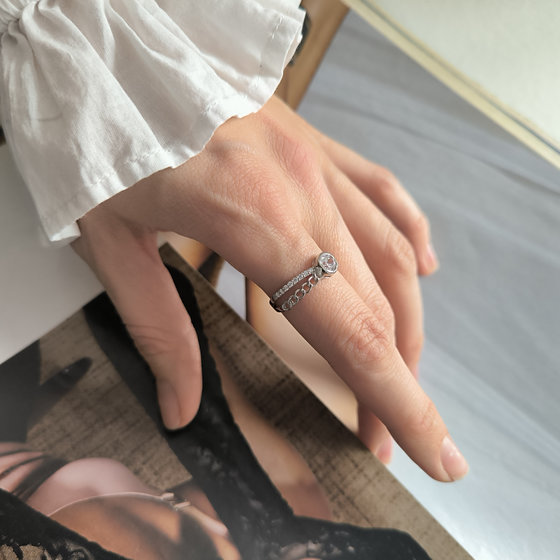 Серебряное кольцо с фианитами