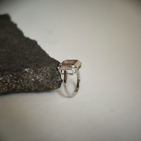 Серебряное кольцо с султанитом 3.367ct