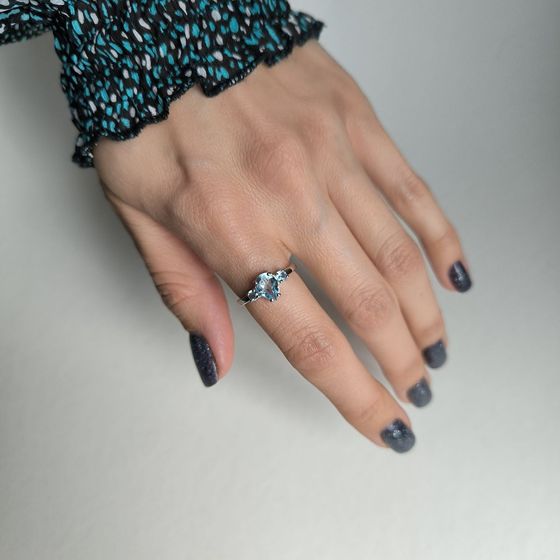 Серебряное кольцо с топазом 1.508ct