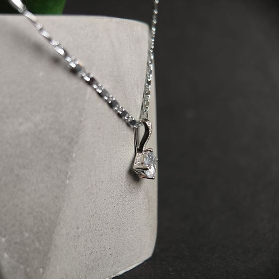 Серебряная подвеска с фианитами