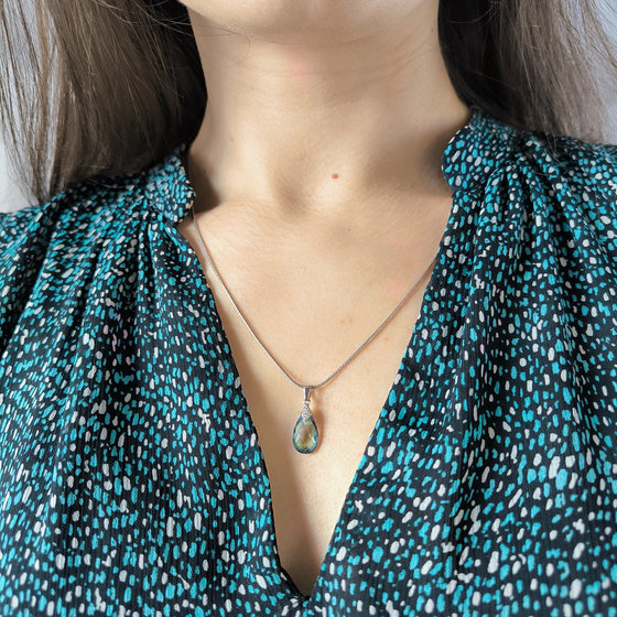 Серебряная подвеска с мистик топазом 3.365ct