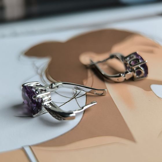 Серебряные серьги с александритом 6.017ct, фианитами