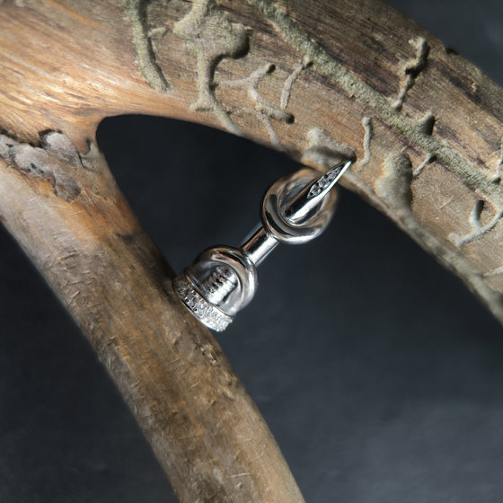 Серебряное кольцо с фианитами