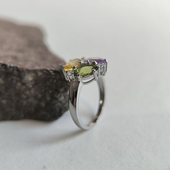 Серебряное кольцо с аметистом 3.306ct, цитрином, хризолітом