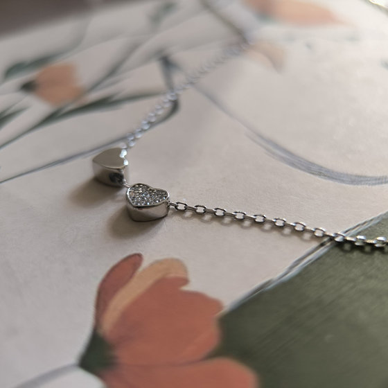 Серебряное колье с фианитами