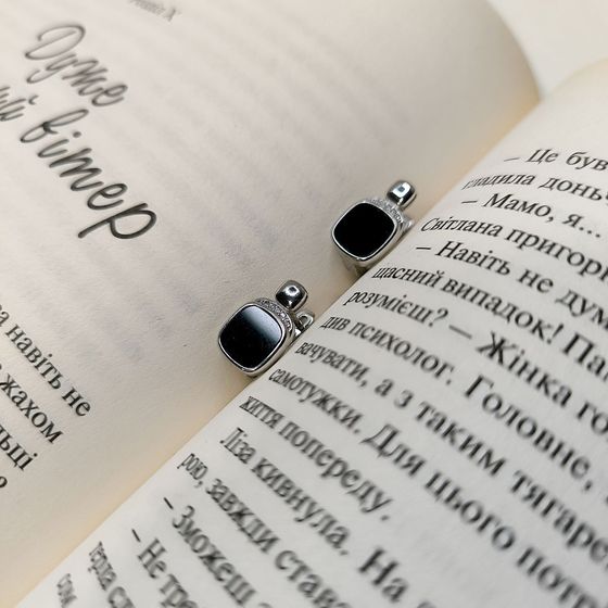 Серебряные серьги с ониксом