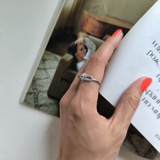 Серебряное кольцо с фианитами