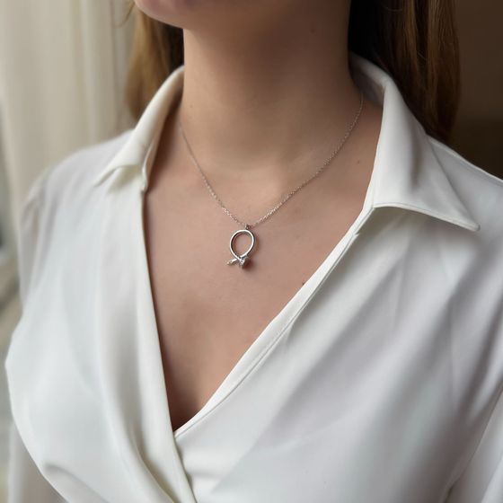 Серебряное колье с фианитами