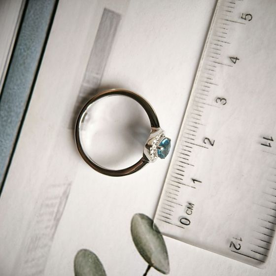 Серебряное кольцо с топазом Лондон Блю 0.555ct