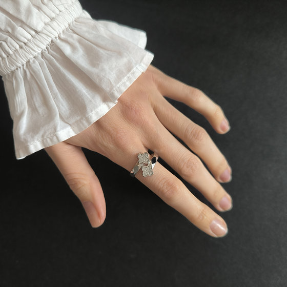 Серебряное кольцо с фианитами 0.32ct